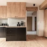 Apart-Center Motola Residence